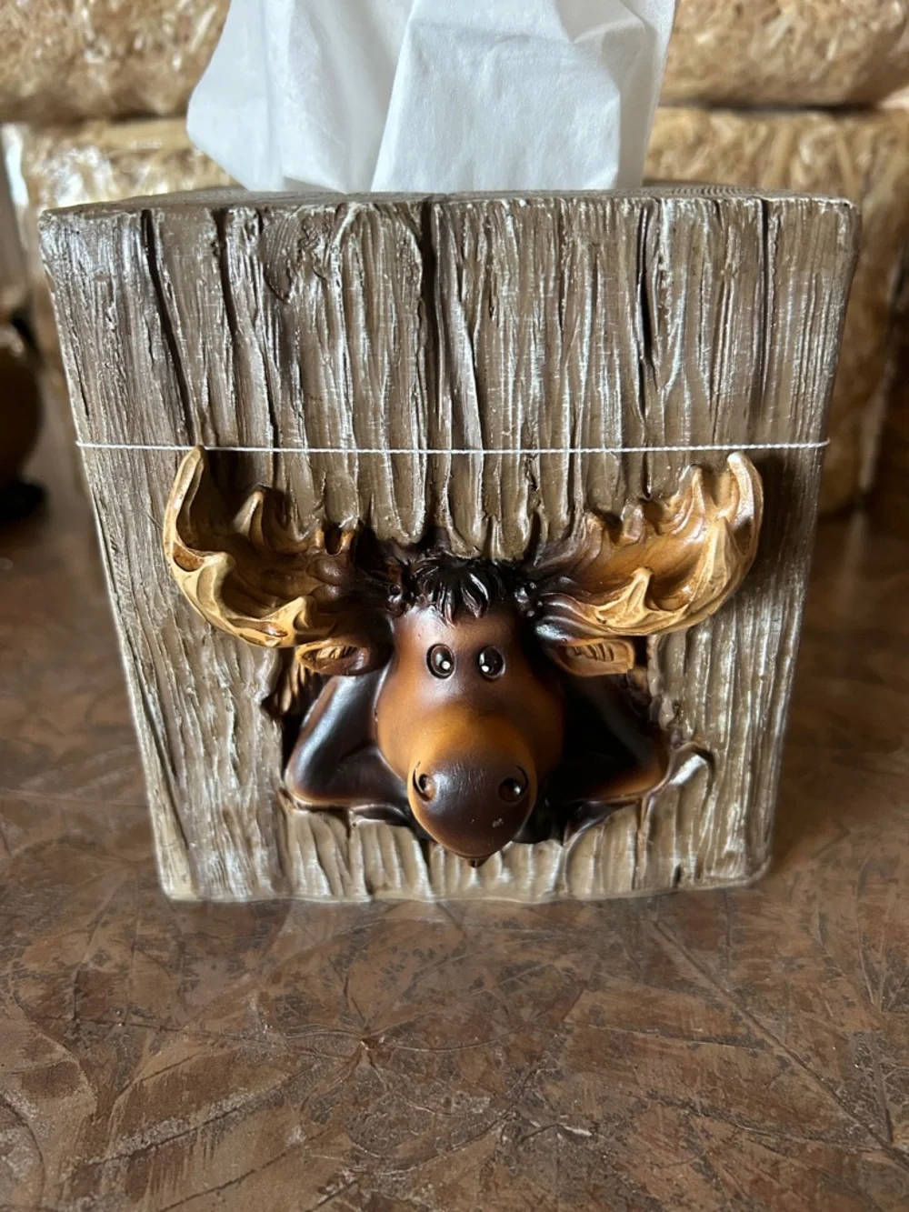 De Leon Collections Rustic Moose 🫎 Kleenex Display Holder